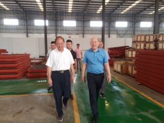 領(lǐng)導(dǎo)來公司視察